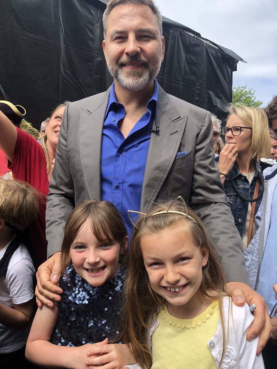 claresemple's tweet photo. Massive thank you to @davidwalliams for coming to the children’s parade. I have 1 very excited, happy daughter. Plus I got a pic too 💙💙@Sion_Junior https://t.co/xMcIdVUBc9