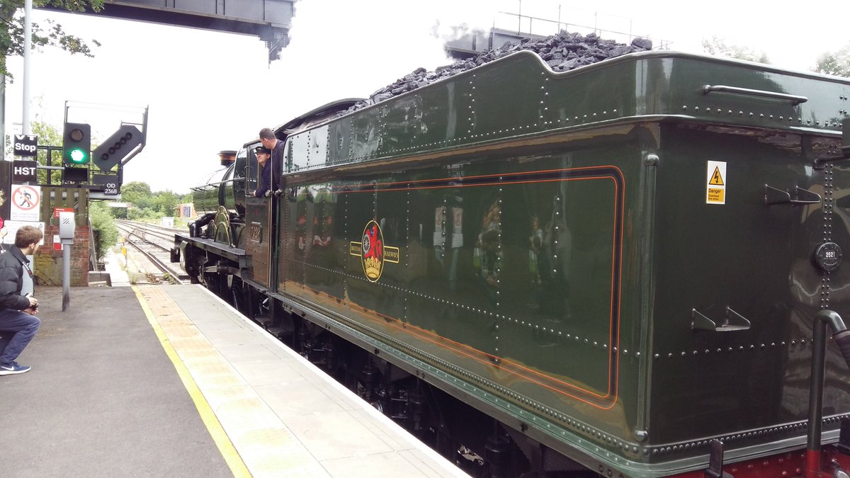 175OxfBranch tweet media