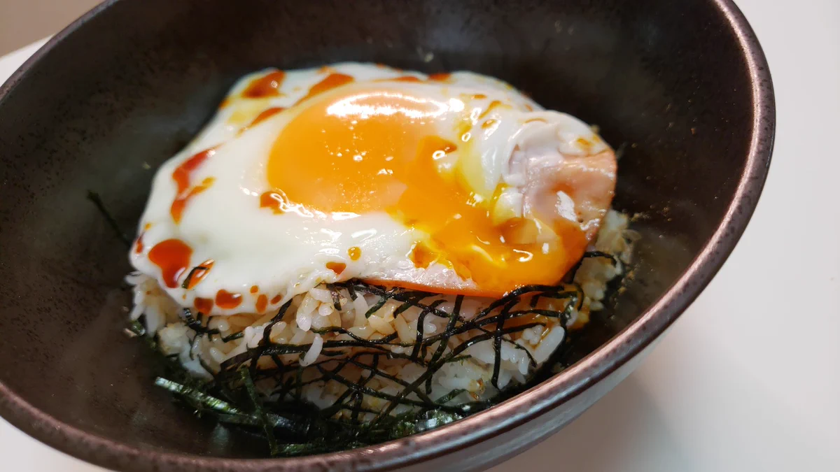 堺式ハムエッグ丼？これ絶対おいしいやつやん！