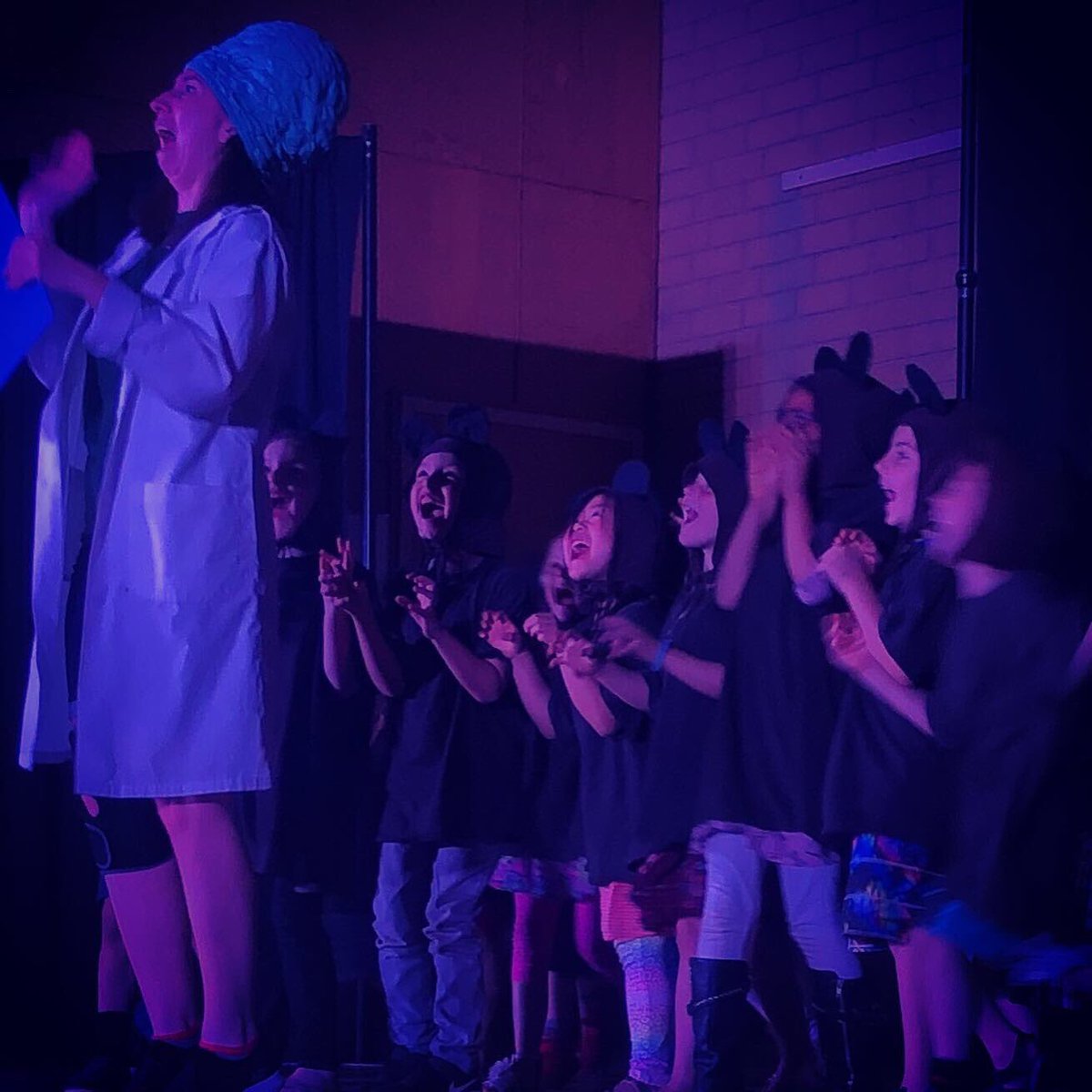 HeraldSchoolMH's tweet photo. Budding artists were in full bloom at Herald’s “Grow a Show” with @evergreentheatrespaces Thanks to all the parents and guardians who joined us! #whereallthepiecesfit #medhat #creativethinking #mhpsdfamily #whatsthebuzz #connect #learningthroughdrama https://t.co/wjEfvmEP8b