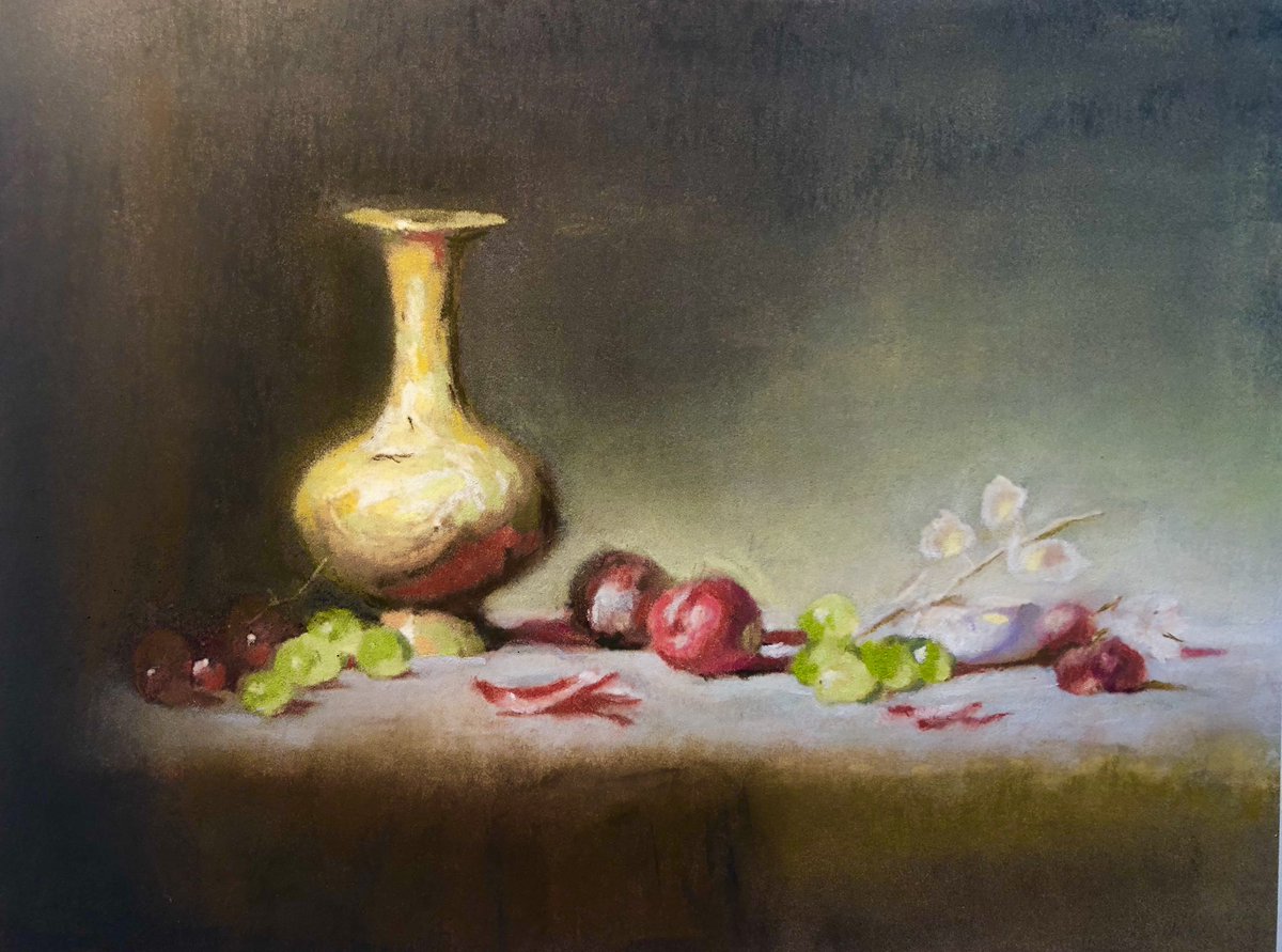 MLMfineart's tweet photo. Definitely into chalk pastels now! 
Last night/this mornings work! 
Untitled still life rendered in chalk pastels! https://t.co/E5UUmcw2aX