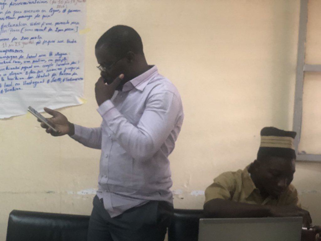BnuelCom's tweet photo. Filmer, monter une vidéo professionnelle avec un smartphone #TechCamp2019 @KABORRENE1 @hamdryatou @NoufouBOINA @NoufouBOINA @moudiam #Lwili #Burkina #TechCampOHG2019 @NANAPRISCA3 https://t.co/AM6HHBoBcq