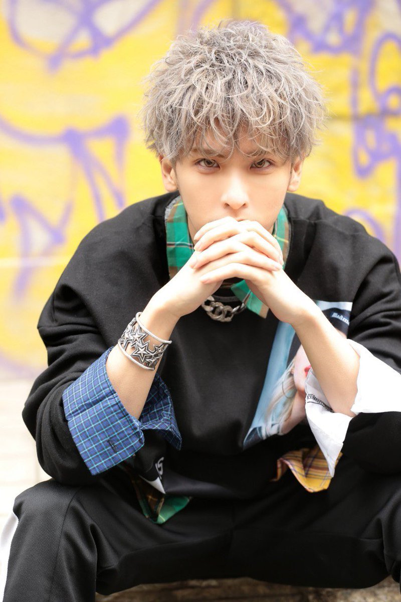 bellegrow_cross's tweet photo. 【NEW スタイル】

✂️ギャリックマッシュ✂️

stylist 立石 怜

#美容師 #美容室 #美容学生 #メンズサロン #メンズヘアセット #髪型 

https://t.co/FyHIFm9Duw https://t.co/B2gXlLeFR1