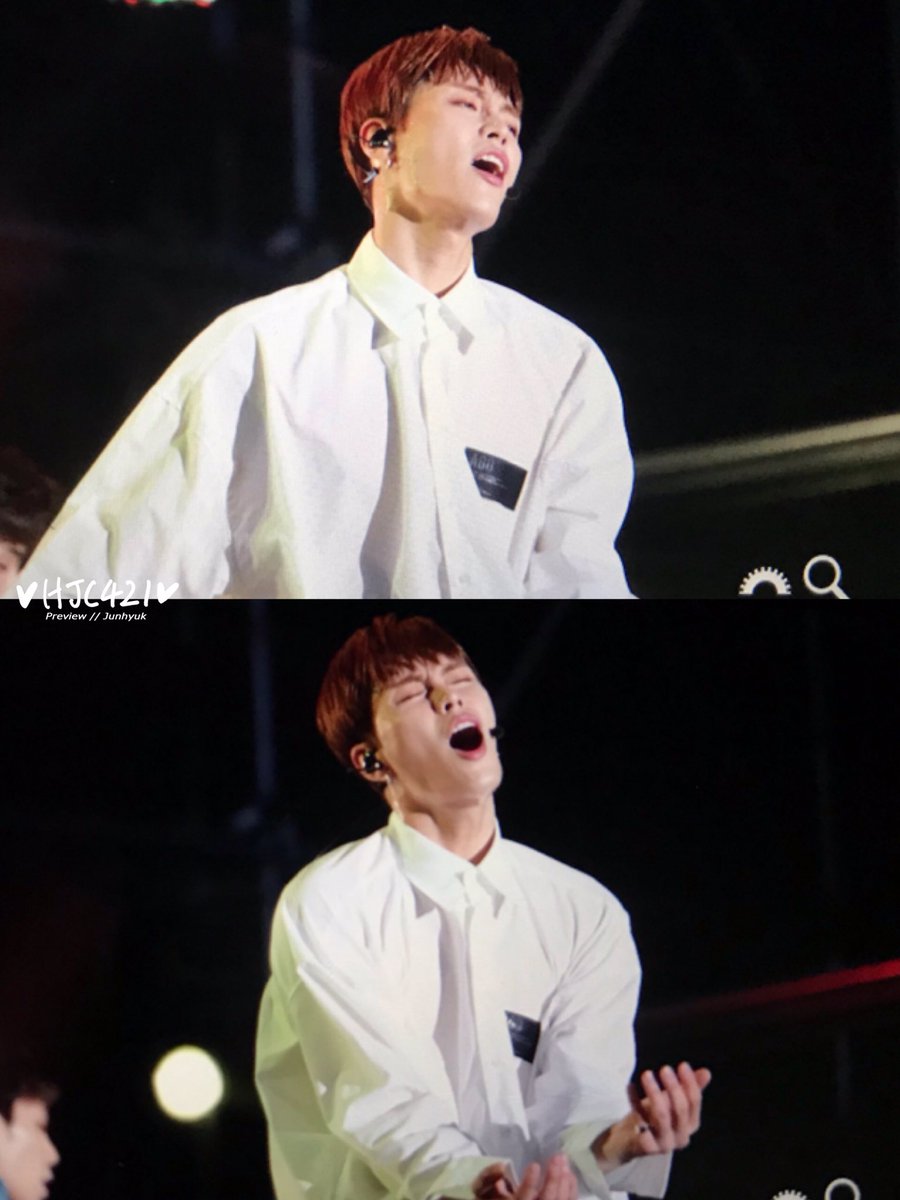 hjc421's tweet photo. 《preview》19015 kpop artist festival #HOTSHOT #핫샷 #최준혁 #준혁 #はっしゃ @2014_HOTSHOT 
무대 위해가 더더 멋지다✨노래할 때 엄청 이쁘다🥰🥰🥰 https://t.co/usoTG3Z1aP