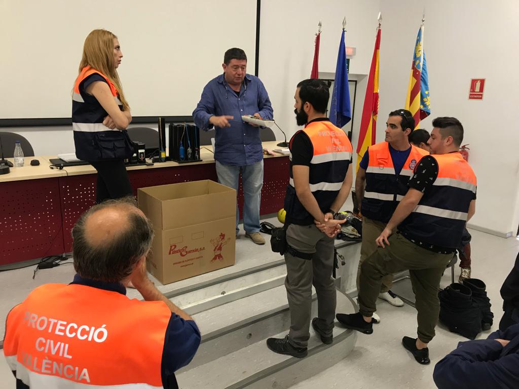 protecivilvlc's tweet image. Continuem amb el Curs de Plans i Protocols d&apos;Actuació Municipal al Parc Central de @bomberosvlc preparant-se per a estar #alteucostat #formaciovlc