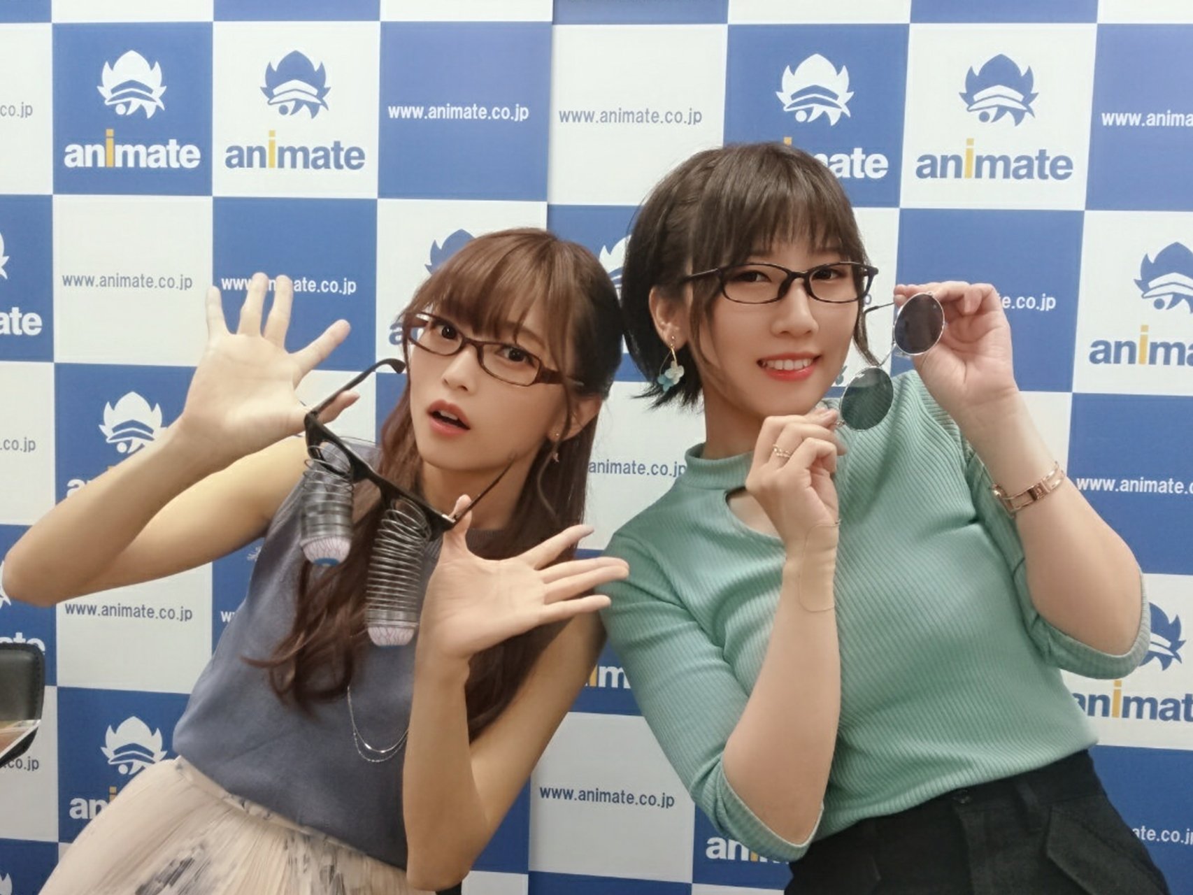 長島 光那 シンデレラ プロデューサーさん感謝フェスin秋葉原 長島光那のまぁまぁ眼鏡どうぞ お疲れ様でした 立花さんとのハイテンション眼鏡トーク 楽しんで頂けましたでしょうか こうしたイベントが出来るのもプロデューサーさんのおかげです