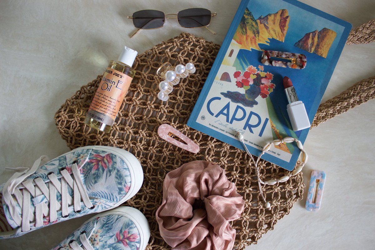AmandaCortman's tweet photo. I've been finding so many fun accessories and beauty products for the summer season and wanted to share! (I also have my tip for how to hunt down accessories for cheap from the manufacturer on amazon ;) ) https://t.co/nyX0tR10Dy #summerstyle #summerbeauty https://t.co/WOQDB67UjU