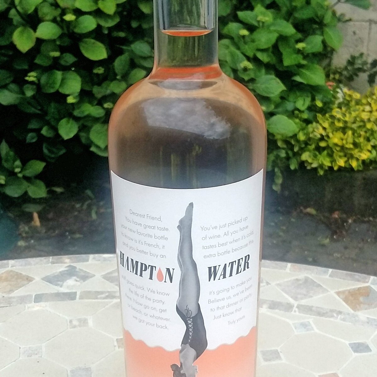 SandyKMurphy's tweet photo. Pre=gig drink #hamptonwater #rose #dublin #BonJovi  #obriensofflicence #summerfun #wine #winelover https://t.co/dHACdJ0iKJ