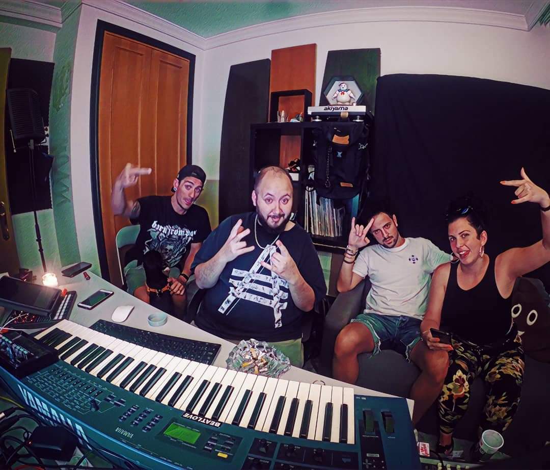 1010_producer's tweet photo. @breakingbass_ @el_bozao #savageproject #caligulaleEP #26junio https://t.co/wAWCPgXi9Y