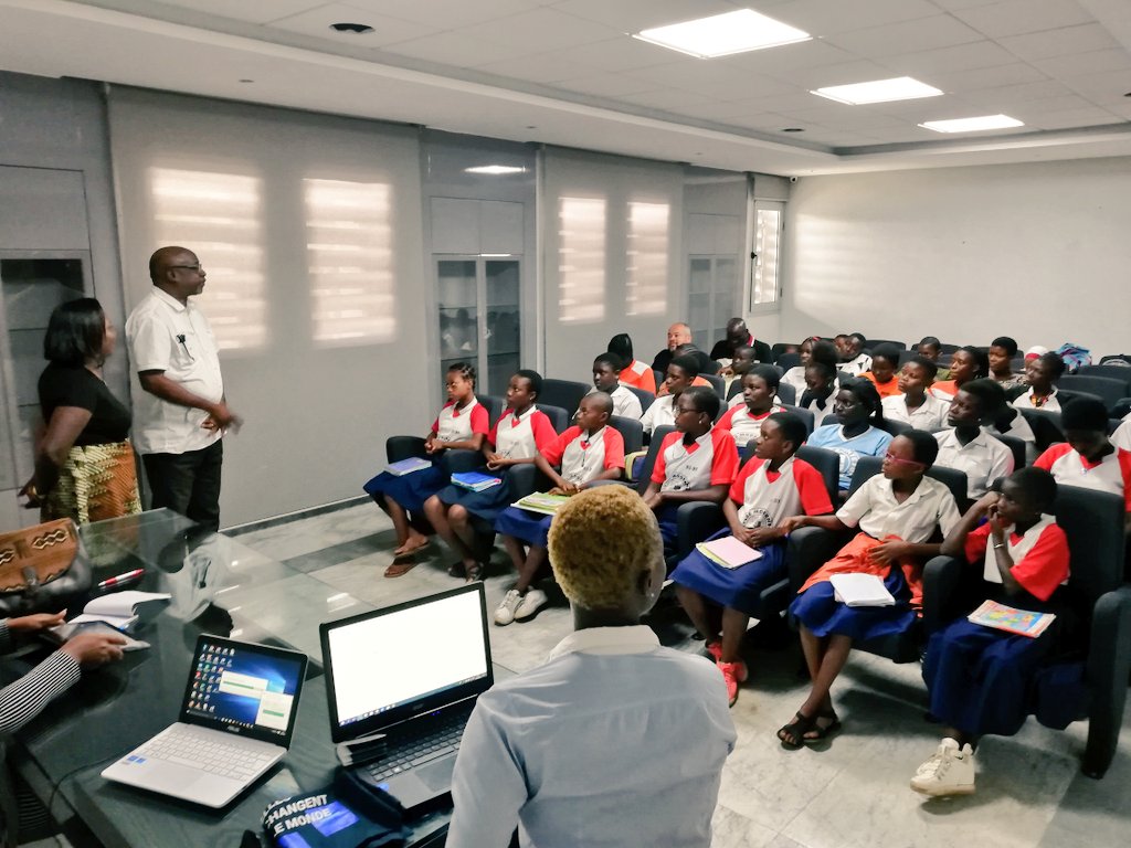 edithbrou's tweet image. Nos filleules du programme de formation DEA #DynExcAfrica ont partagé chacune à tour de rôle leur plus grand rêve et leur plus grande difficulté. Moment d&apos;émotions. Merci à Sandrine Roland qui a organisé cette superbe séance de Coaching en development personnel. #CIVTech