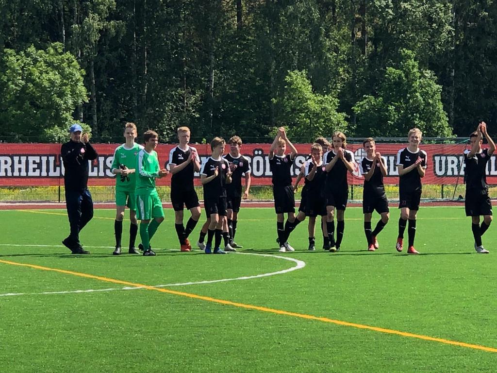 Kevätkausi pakettiin <a href="/EPSP04/">EPS P04</a> vs @FCKirkkonummi04 0-2 (0-1). Fiksuja poikia ja hieno joukkuehenki!