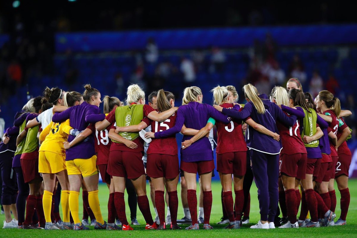 stephhoughton2's tweet photo. Into the last 16 we go!
Professional performance from the whole squad + @Jodes_14 with the winner! โฝ๏ธ
Now focus turns to Japan! ๐ฆ๐ฆ๐ฆ
@england fans you were amazing! https://t.co/wSP66rSMpx
