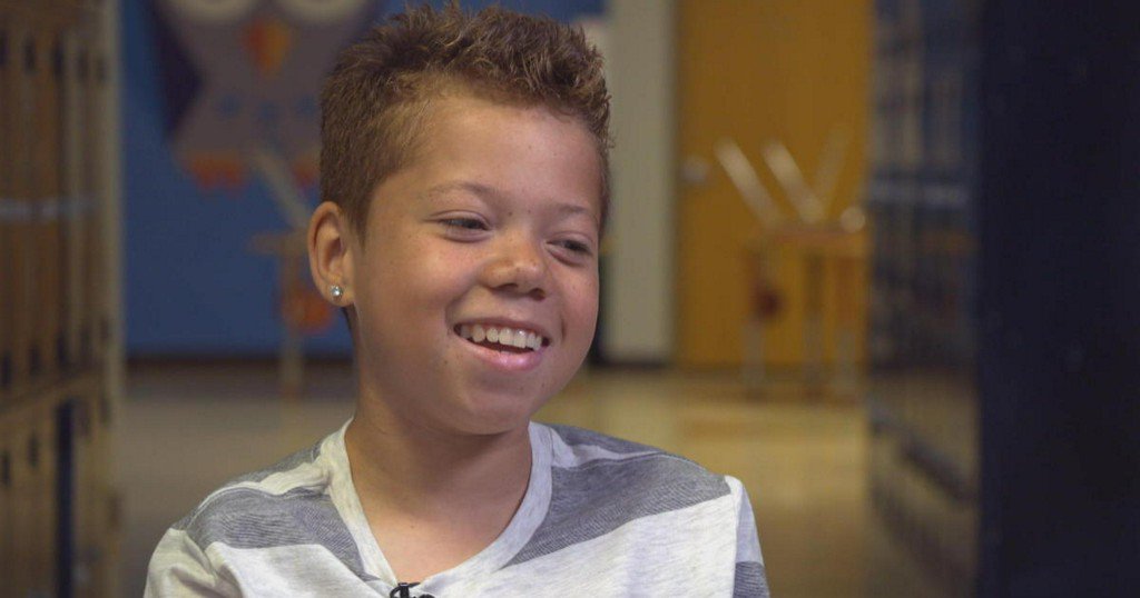 CBSNews's tweet photo. 13-year-old battling kidney disease finds a new home with his teacher https://t.co/lr2lSBGSWz https://t.co/d3tINVR4Uu