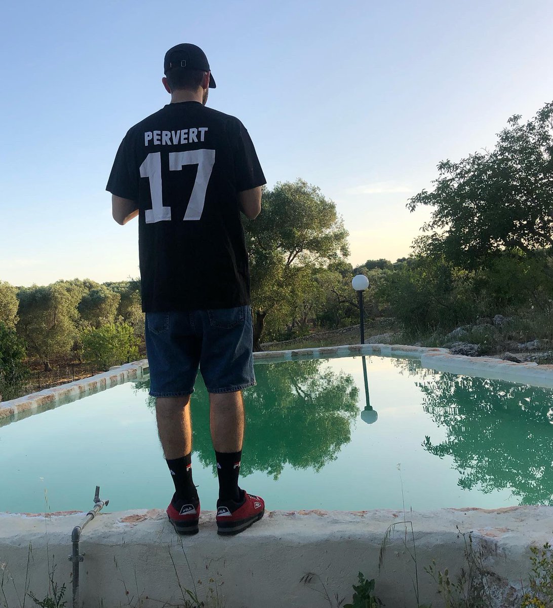 epicoco17's tweet photo. Ho registrato il nuovo brano e non vedo l’ora di farvelo ascoltare. 
Amo le situazioni di relax..amo il profumo della natura, amo la mia puglia 💘
#epicoco #epicocochi https://t.co/qjl0bSFWbn