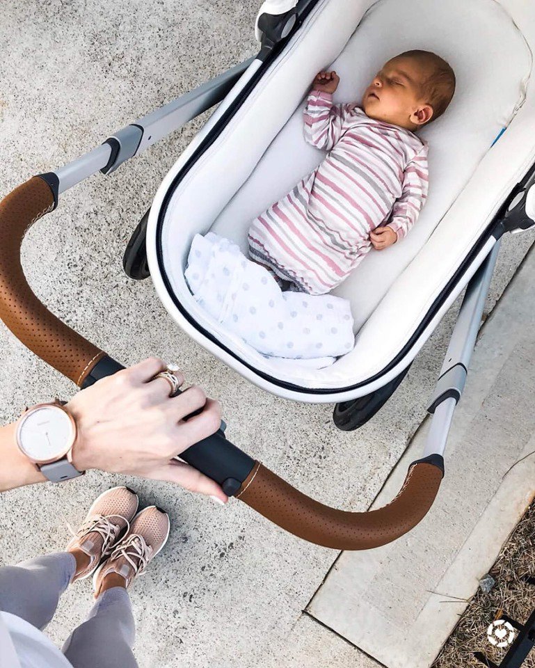 UPPAbabyEs's tweet photo. Dulces paseos y dulces sueños, en tu capazo #UPPAbaby.
Os queremos recordar que el capazo #UPPAbaby está homologado como minicuna.
#UPPAbabyVISTA #UPPAbabyCRUZ #ubCRUZ #ubVISTA https://t.co/Rh3UnvLL0K