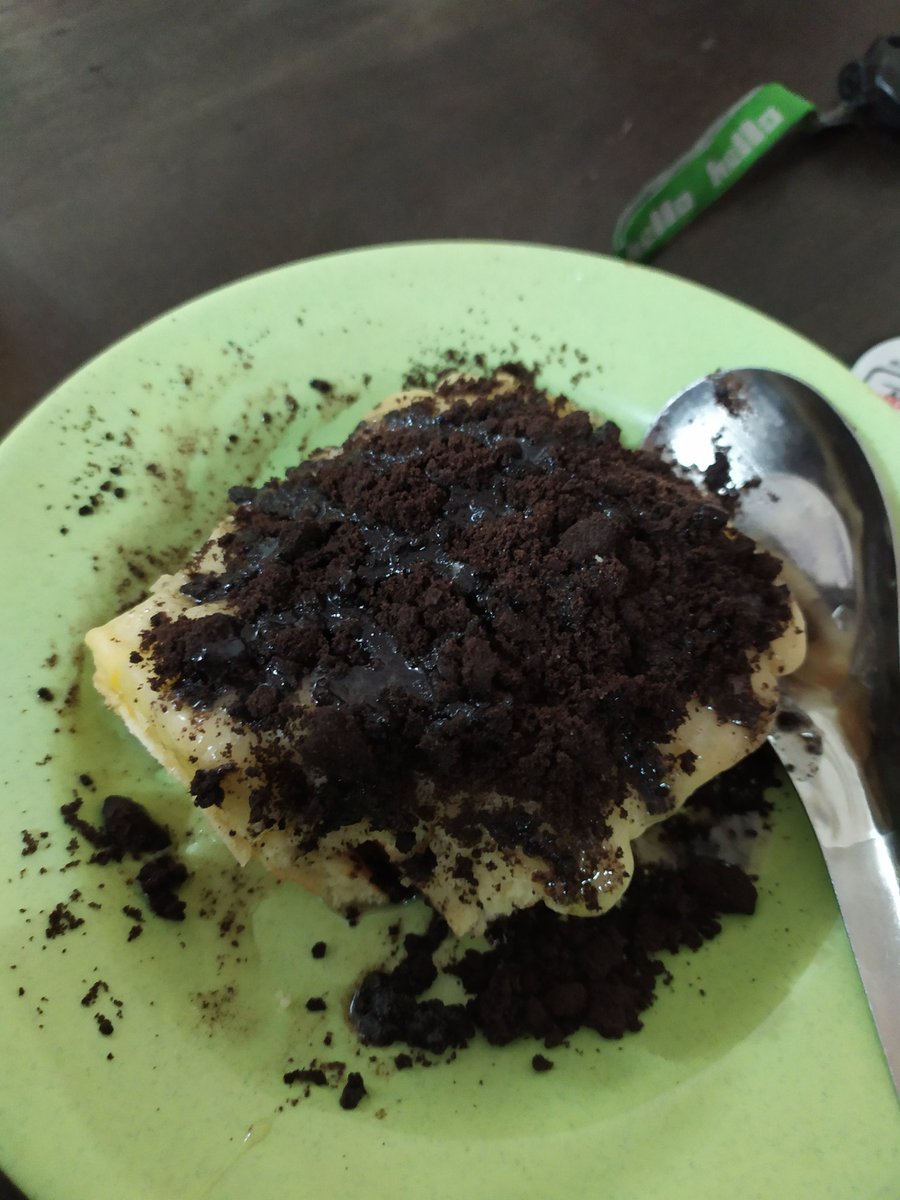 Ini namanya Pancong bukan <a href="/Poconggg/">Pocong</a>.