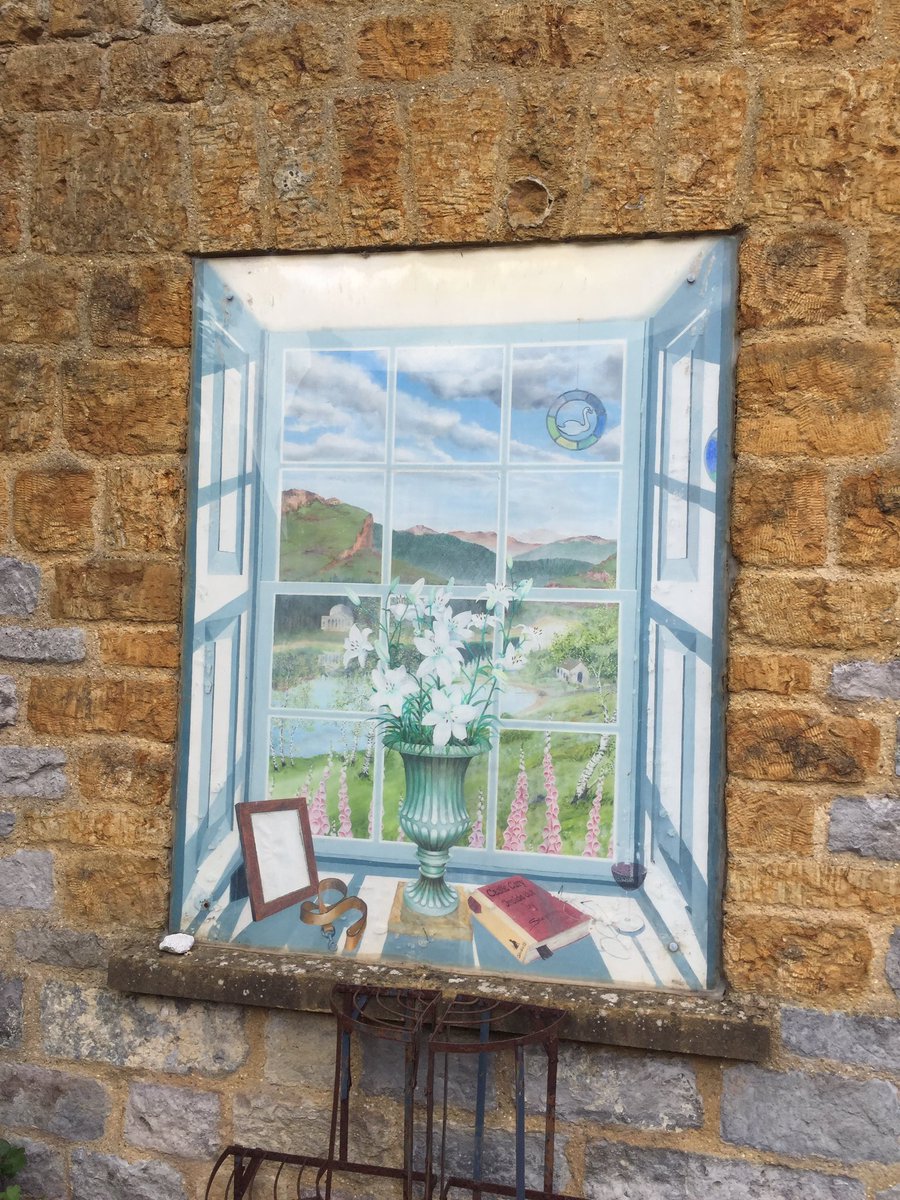 Love this trompe-l’oeil