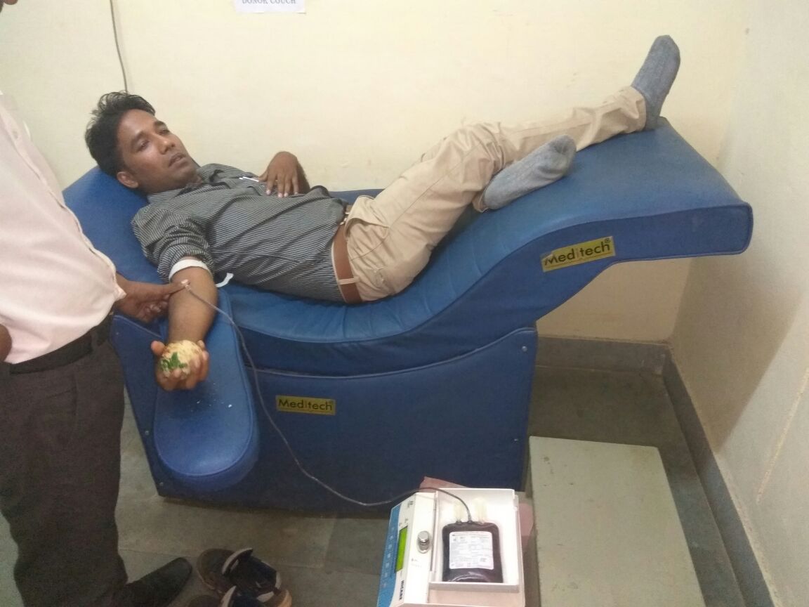 @PcSharma_24 आपके आह्वान पर ई गवर्नेंस संघ द्वारा रक्तदान करते हुए।........