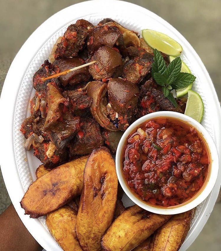 DrcViva's tweet photo. #RDC : connaissance vous les bananes plantain ? 🇨🇩Je vous présente les meilleurs mets congolais 🇨🇩🇨🇩🇨🇩🇨🇩🇨🇩.
.
. 📷By:@debs_cuisine243
.
#viva_drc #tourismecongo #presidencerdc #discoverdrc https://t.co/nfOlTgQizy