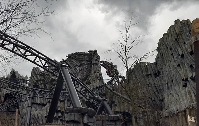 CIADESIGN_'s tweet photo. The beauty of the #taron 🐐
#phantasialand #themepark #taron #klugheim #fun #ride #rollercoaster #themeparkphotography #intamin https://t.co/KvgmAwIwXb