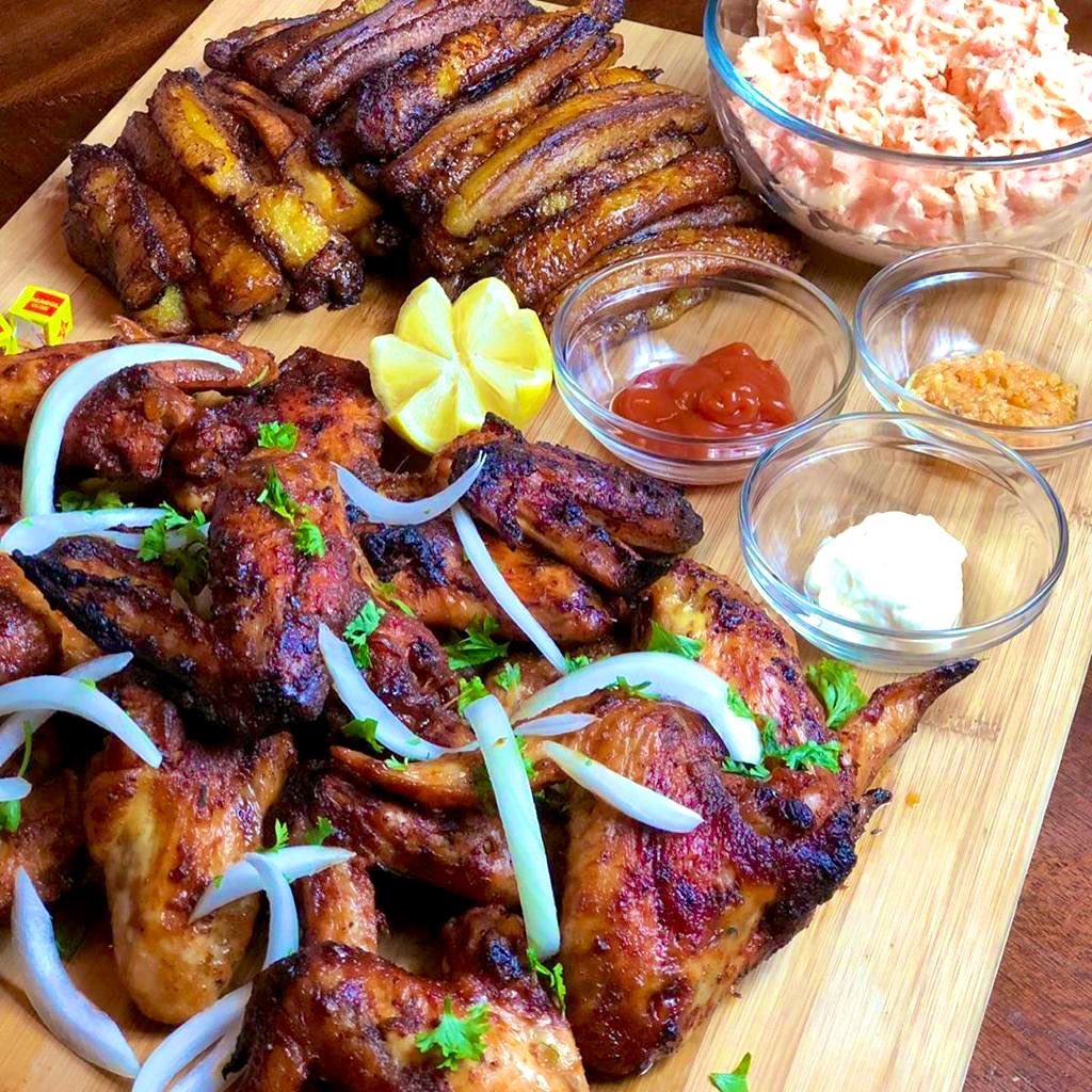 DrcViva's tweet photo. #RDC : connaissance vous les bananes plantain ? 🇨🇩Je vous présente les meilleurs mets congolais 🇨🇩🇨🇩🇨🇩🇨🇩🇨🇩.
.
. 📷By:@debs_cuisine243
.
#viva_drc #tourismecongo #presidencerdc #discoverdrc https://t.co/nfOlTgQizy