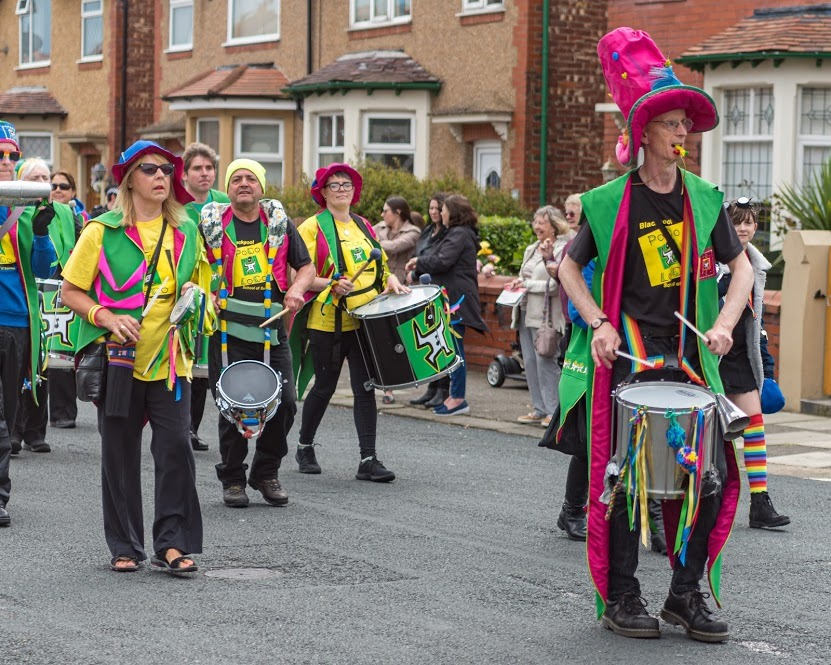 pocolocsamba's tweet photo. A wonderful day at Fleetwood Carnival!! Thank you to Kev Drury for the photos! #Samba #FleetwoodCarnival  🥁 https://t.co/hmgHbj6ljZ