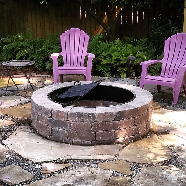 Simple fire pit we installed as part of a charity auction. Disregard the flagstone, we did not install that.
.
#firepit #fire #pit # hardscape
@thepaideiaschool <a href="/paideiaauction/">Paideia Auction</a> bit.ly/2MKMnpV