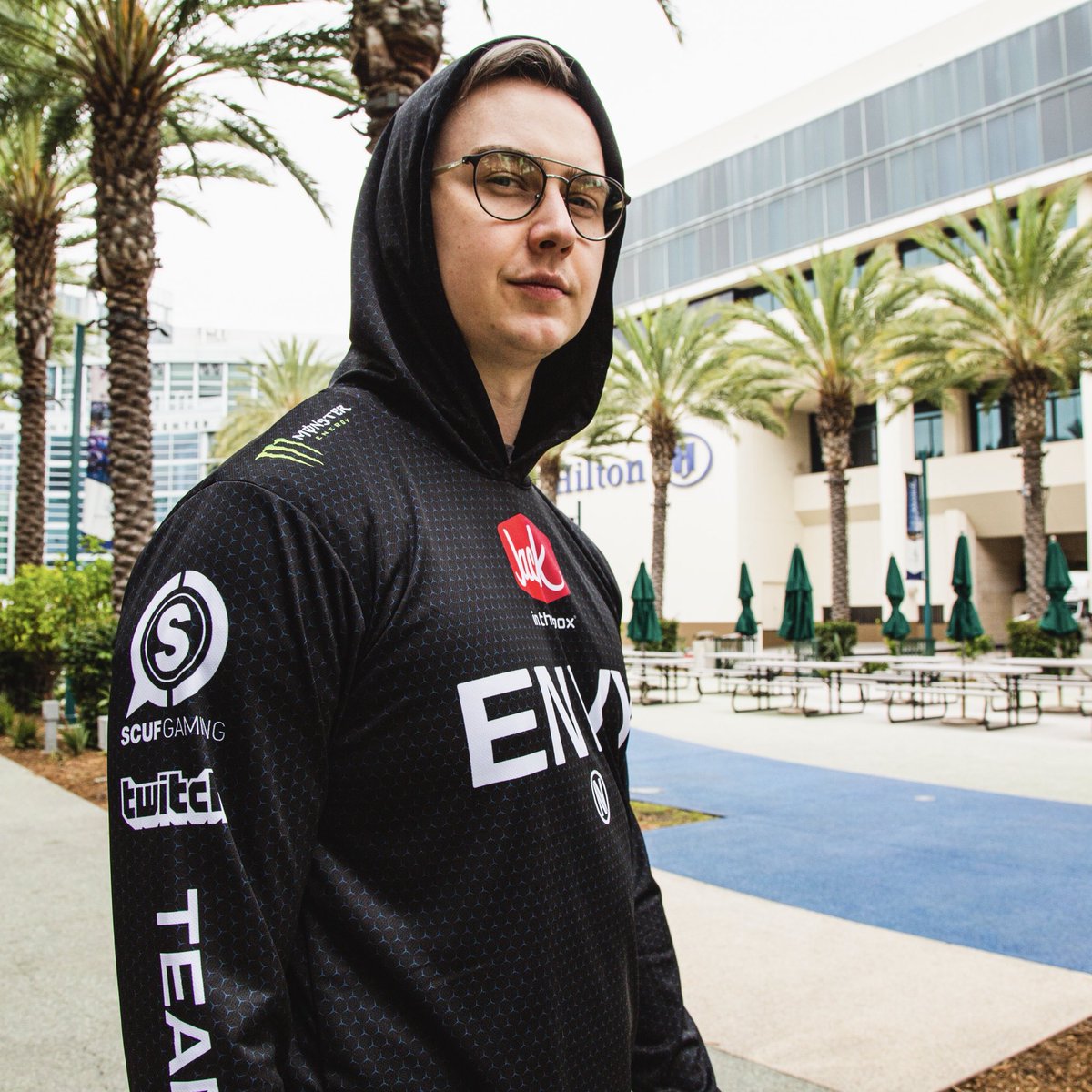 Envy's tweet image. Ask @silly702 &amp;amp; @ACHES anything in an hour over on @predator_usa LIVE from #CWLAnaheim 🌴💬

#EnvyxPredator