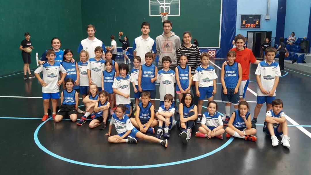 👉Gaur goizean Gordexolan izan gara gure <a href="/Gordexola_ST/">Gordexola_ST</a> -ko  lagunekin, hainbat partido jokatzeko. Mila esker haiei antolakuntzagatik, ederki pasa dugu eta!👌Errepikatzea espero dugu!🤞

#gordexola #añorgasaskibaloia #basketball