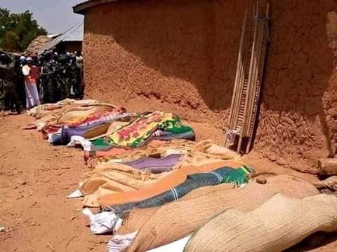 _Maisaje's tweet photo. Lives of 39 innocent souls taken by bandits in Shinkafi LG Zamfara yesterday, bandits are daily chasing people out of there farms, pls Sir @MBuhari all those next level promises can wait. What we need rn is peace https://t.co/xQ9gFfgof4