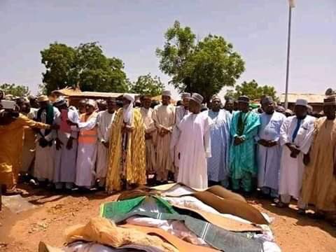 _Maisaje's tweet photo. Lives of 39 innocent souls taken by bandits in Shinkafi LG Zamfara yesterday, bandits are daily chasing people out of there farms, pls Sir @MBuhari all those next level promises can wait. What we need rn is peace https://t.co/xQ9gFfgof4