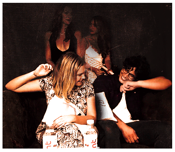 Magnet_XVII's tweet photo. Please respect their relationship! Just a little bit of respect.
I wish the best for the both of you, my birds 💙#LoveForBobAndEliza https://t.co/qxxkBAcZkK