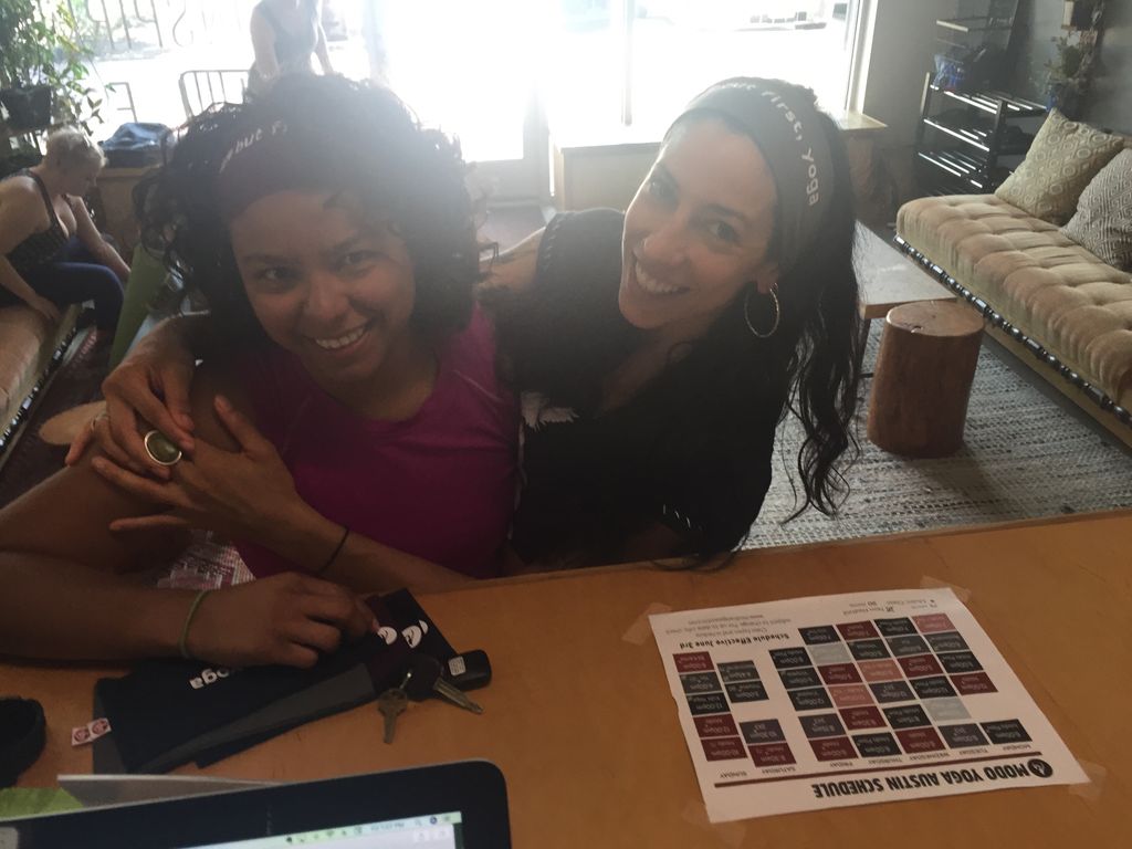 Modo Yoga Austin tweet media