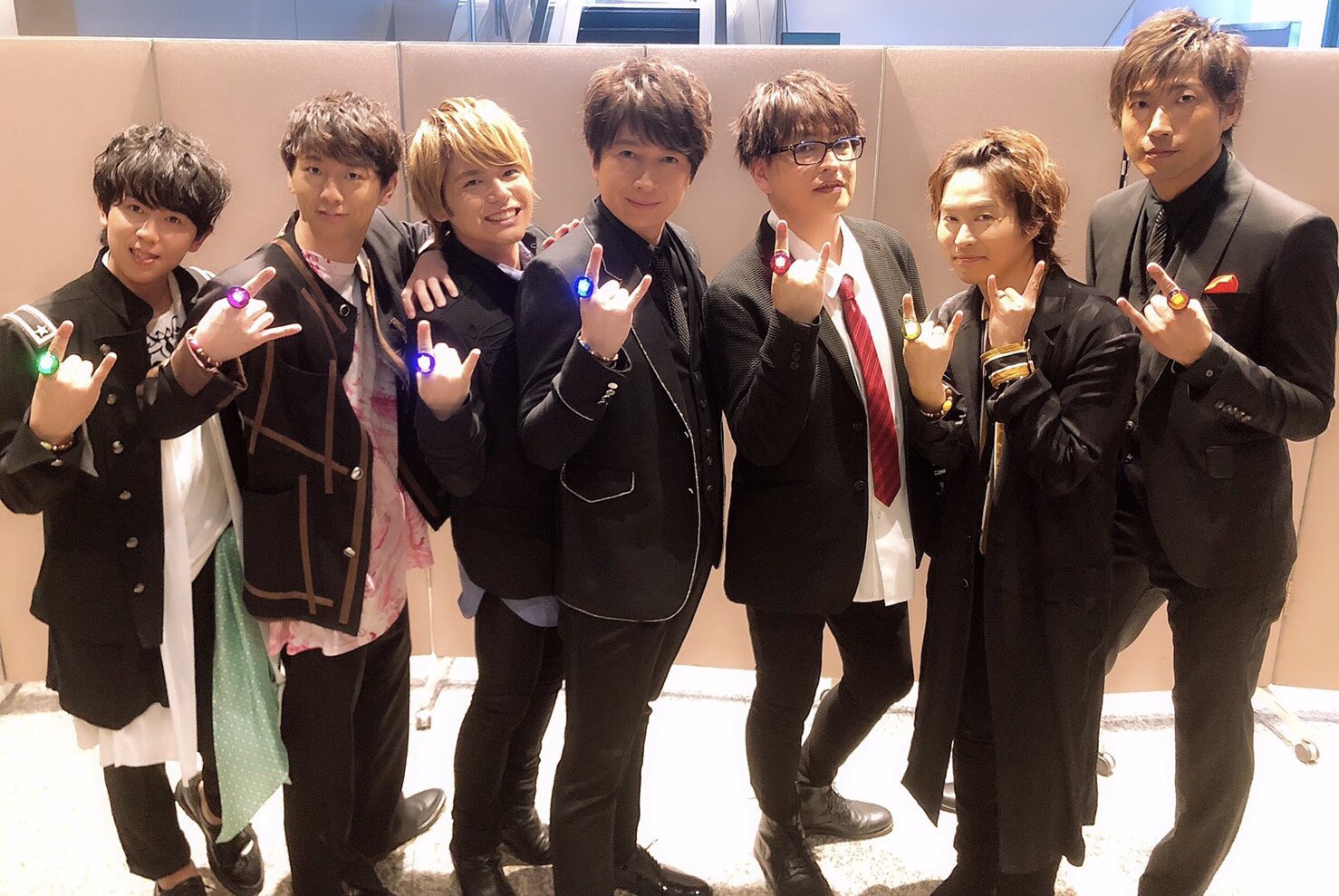 内田雄馬公式アカウント 本日は 劇場版 うたの プリンスさまっ マジloveキングダム 公開記念舞台挨拶でした うたプリ のハッピーパワーを実感 1人でも多くの人に皆のライブを見て 感じてほしいです スゴイぞー ゆうま 内田雄馬 うたプリ