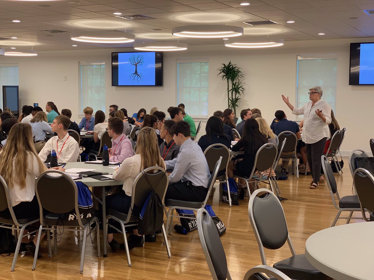 RYLA6970's tweet photo. Starting off our Saturday with a 7 Habits presentation by Susan Bowen! Stay tuned to see how our RYLArians present their ideas 👉🏼 #BeTheInspiration #RotaryPeopleOfAction #ServiceAboveSelf #ServiceAboveSelfie @rotarydistrict6970 @rotaryinternational https://t.co/uB0XLPor80