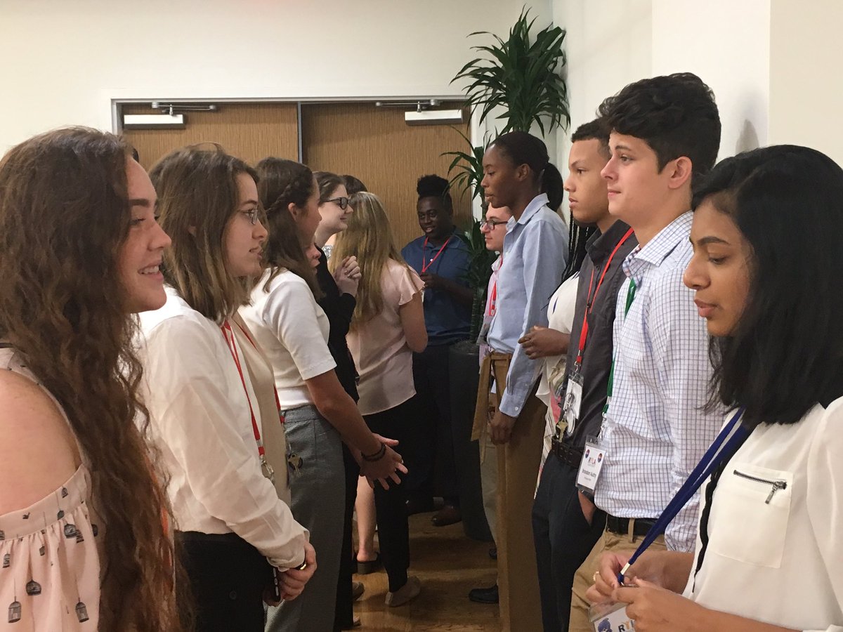 RYLA6970's tweet photo. Starting off our Saturday with a 7 Habits presentation by Susan Bowen! Stay tuned to see how our RYLArians present their ideas 👉🏼 #BeTheInspiration #RotaryPeopleOfAction #ServiceAboveSelf #ServiceAboveSelfie @rotarydistrict6970 @rotaryinternational https://t.co/uB0XLPor80