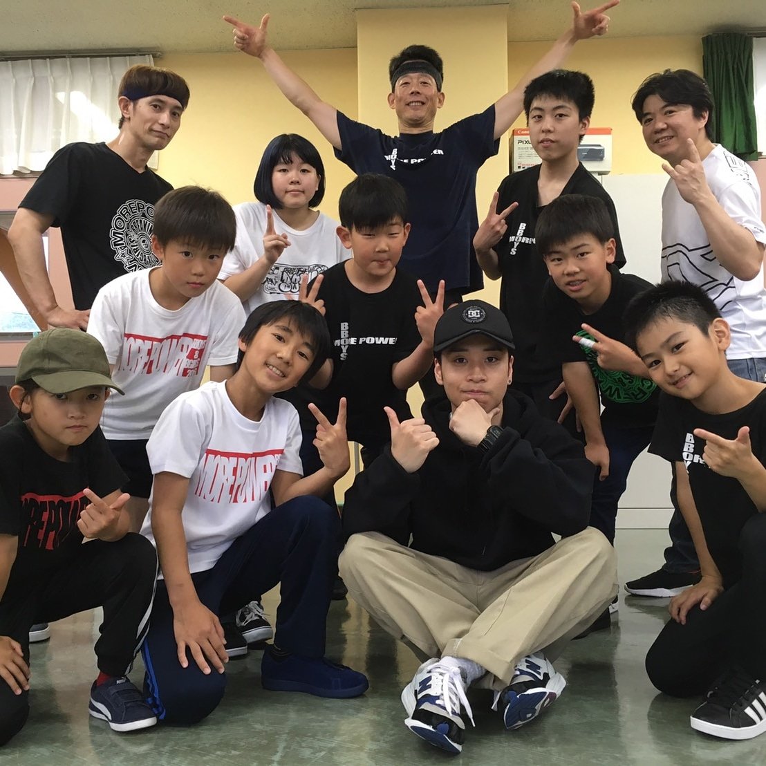 tad_neo's tweet photo. 今日は天候は大荒れでしたが
#BreakDance レッスン2本出て来ました
前半戦は #DefClan #Jyunki さんワークショップ
後半戦は #YCB #OHASHI さんレギュラーレッスン
合わせて4時間ぐらい動いていた訳ですが
50歳過ぎても意外にまだまだやれるなー
という手応え感じました
#50YearsOld #bboy #TAD https://t.co/iQO1VOkuq2