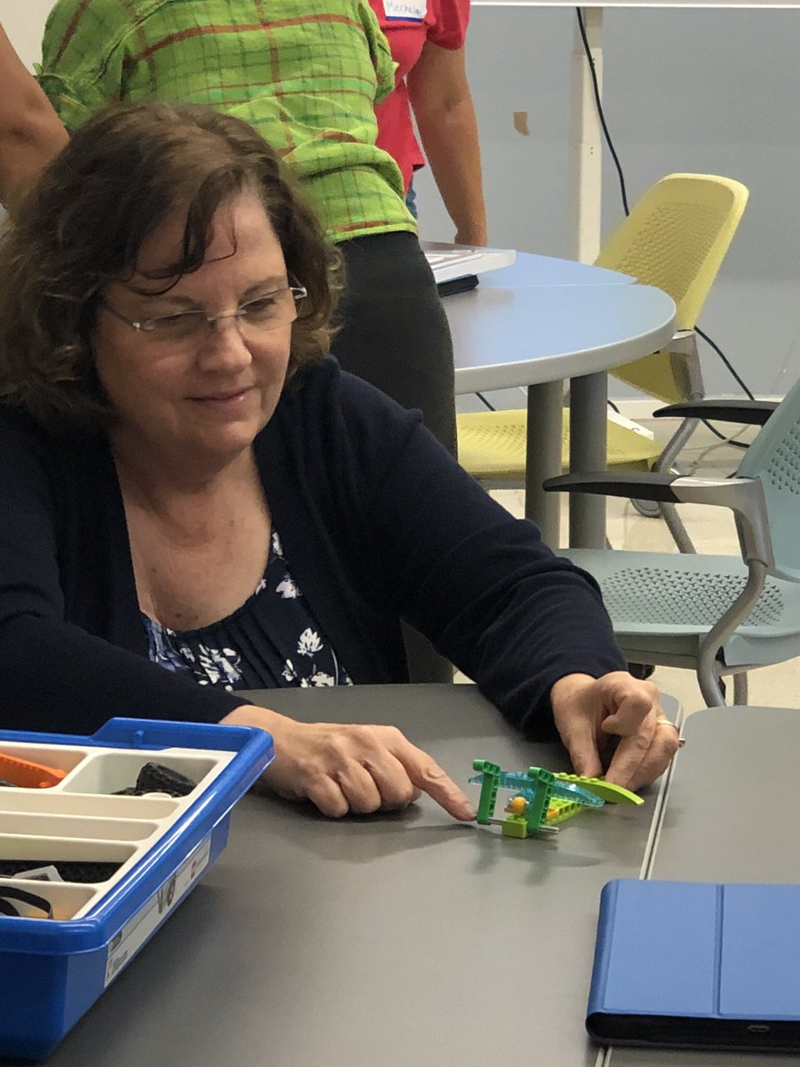 vkajones's tweet photo. Creative Play! #CSforAll #aisdcoders @LEGO_Education @EducationCoe @kelsey_erwin @aisdtdt https://t.co/A7Cu9uoDXd