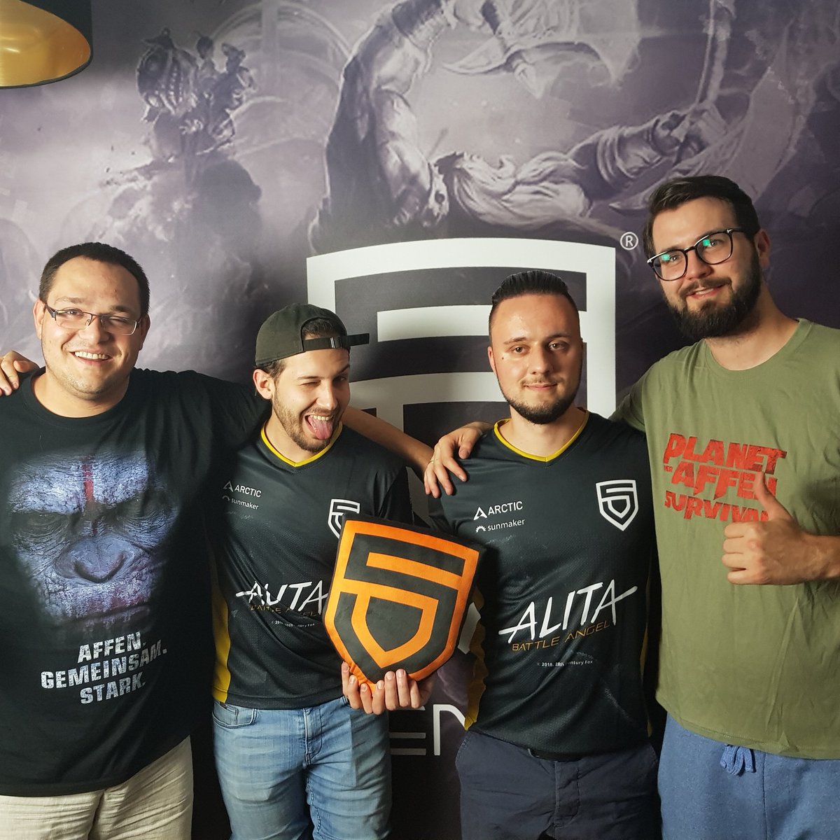 followAndreasKD's tweet photo. I am very happy to welcome two of our four PUBG mobile players here in our performance center in Berlin. We had already so much fun and I am very glad to have so strong personalities at PENTA. 🍾 🎬

Lets rock! @pentasports @suddenpubg @santospubgm @is_D3nnIs https://t.co/I7NuSSo8kY