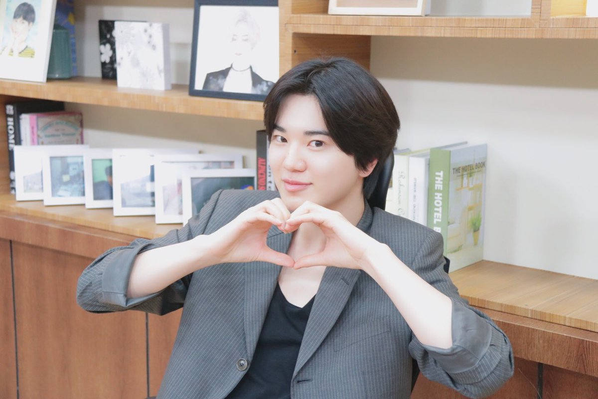 Official_IFNT's tweet photo. [#INFINITE] 하루의 끝자락, 쫑블리 목소리로 힐링 받으며 마무리 해볼까요? 잠시 후 12시 EBS 라디오 104.5MHz 많은 기대 부탁드립니다. https://t.co/TT01YzhV8o