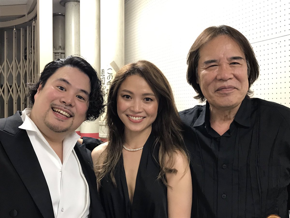 本日、立川市民会館にて「徳永二男が案内する『楽器の謎』第21回テノール」が行われました。テノールの宮里直樹さん、ピアノの水野彰子さんを迎え、歌曲からオペラアリアまで。
次回は、9月21日にパーカッションの楯直己さんを迎えます。
詳しくはこちら。
http://www.tachikawa-chiikibunka.or.jp/a11-20190921/