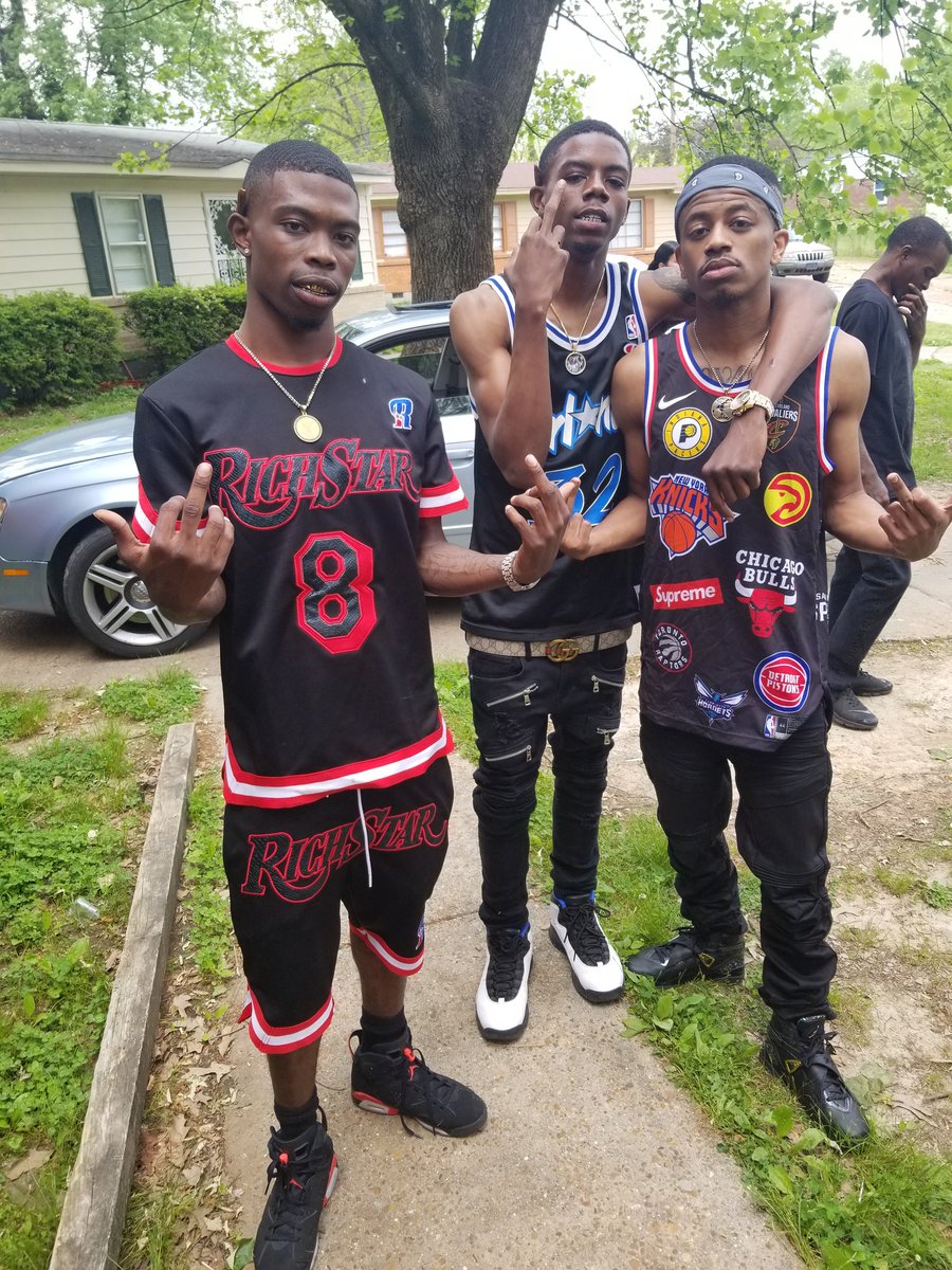 YQuake's tweet photo. They talking down on my boy, f**k them suckas B! #LLBSTACKZ
Brandon Webber
#BrandonWebber #RIP #BlackLivesMatter #AllLivesMatter #Justice #Memphis
#Frayser #Tennessee https://t.co/J6dYXKx2Ed