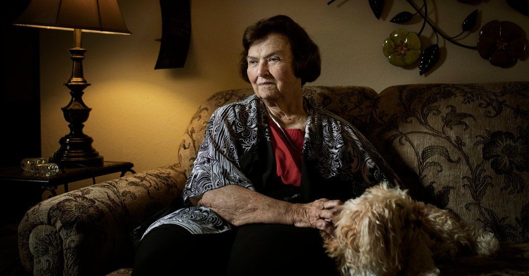 MobileHelpNow's tweet image. Long-term healthcare may not be an option in just ten short years. This informative article touches on a new issue for seniors, the &quot;middle-class bind.&quot;===&amp;gt;&amp;gt;&amp;gt;
buff.ly/2VUFXb7
#MobileHelpNews #AginigInPlace