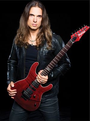 Happy birthday mr. Kiko Loureiro
June 16, 1972 