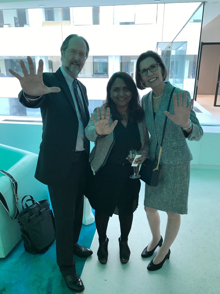 bvandahlen's tweet image. Thx @TeladocHealth VP Nita Stella for joining me and @GiveanHour VP @REPhelpsPhD to #ChangeDirection with friends @CanadaConsulate