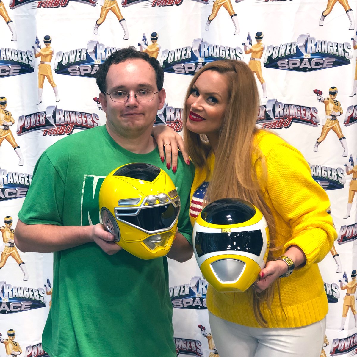 TLCYellowRanger's tweet photo. @lilaccitycon ❤️💛⚡️
#LilacCityComicon #LCCC2019 #LilacCity #ComicCon #Spokane #Washington #LoveSpokane #PowerRangers #YellowRanger #RedRanger #PowerRangersInSpace #YellowSpaceRanger #Ashley #RedSpaceRanger #Andros #KO35 #FoxKids https://t.co/grH2MmJxcg