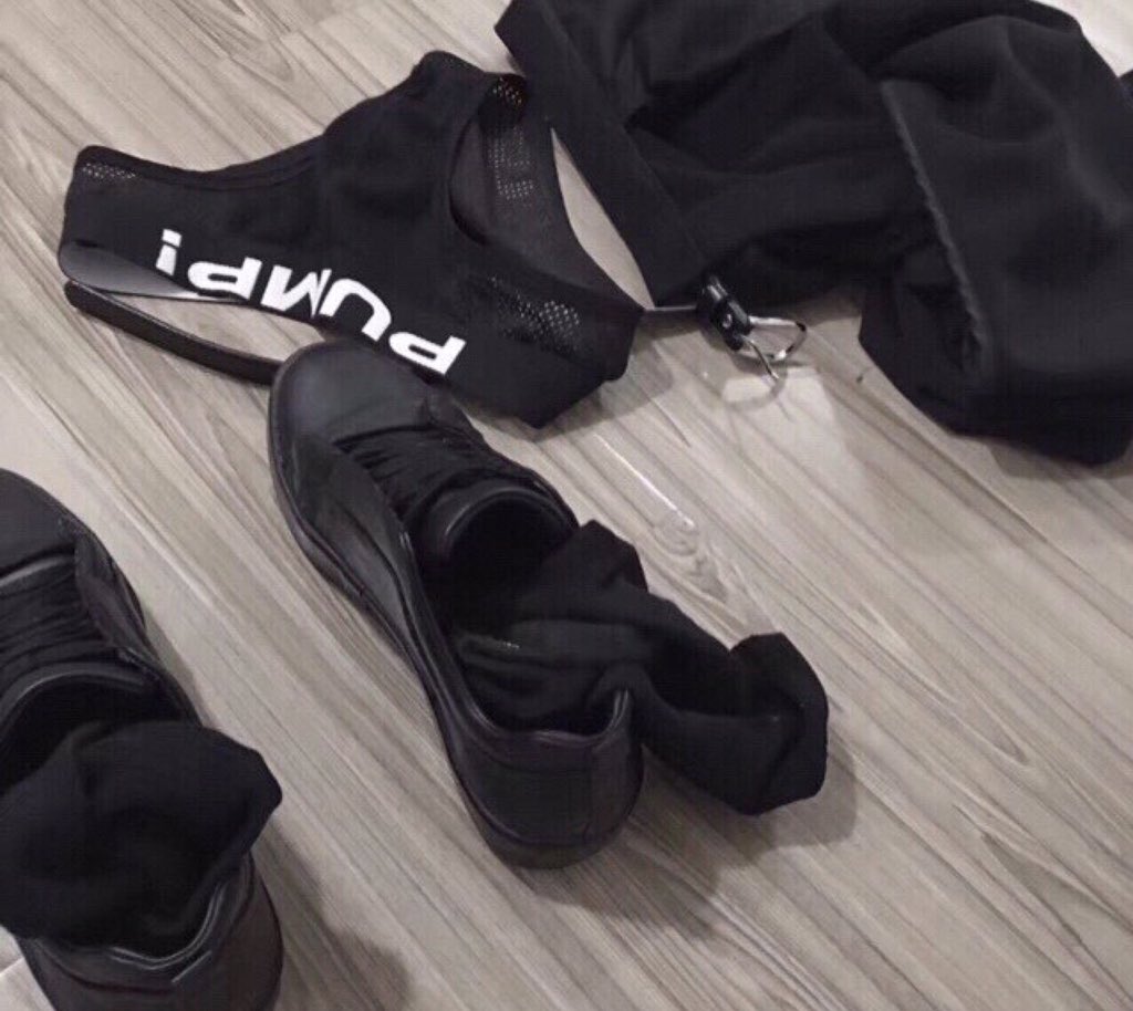 大周末的也没找到人，撸一管睡觉了，话说这已经是今天第二次了，，，推特真是不能频繁看，一看就忍不住痒，又没人解决，只能撸射降低欲望了。晚安🏠