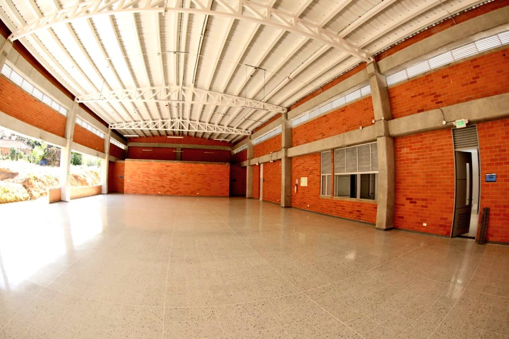 JorgeEmilioRey's tweet photo. La moderna IED #SabioMutis en #LaMesa garantiza el 100 por ciento de cobertura en jornada única, para cerca de 660 niños de preescolar, primaria y secundaria. Construimos ambientes de aprendizaje óptimos para la formación. @Mineducacion @AlcaldiaLaMesa @SecEducaCundi https://t.co/M1CBWiJdPq