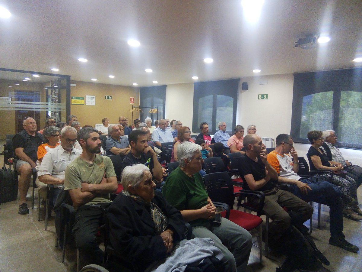 Hem començat amb la xerrada de Joan Maluquer, President de la Societat Catalana d'Herpetologia. Molt per explicar, molt per aprendre.