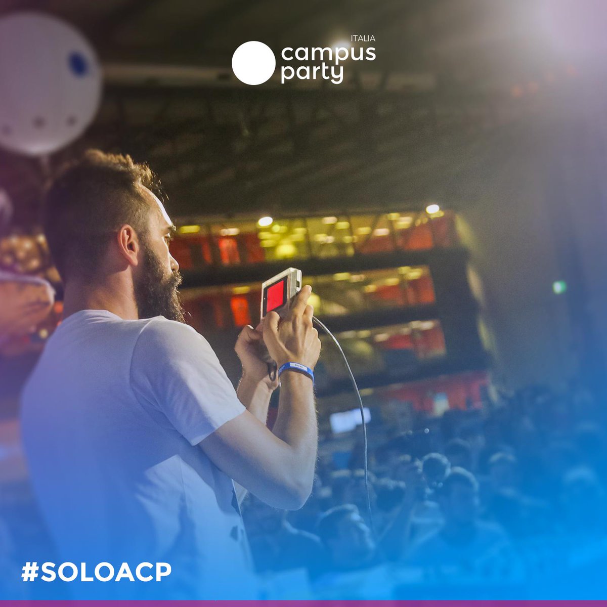campuspartyIT's tweet photo. #SoloaCP puoi... imparare a suonare con un GameBoy! Kenobit @fabiobortolotti è stato ospite di #CPIT2 e ha fatto ballare i campuseros a suon di musica 8bit! #campuspartyIT #CPIT3 https://t.co/88zJW1WW8M